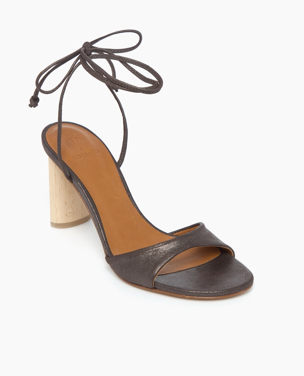 Gilda heel in anthracite, angled view