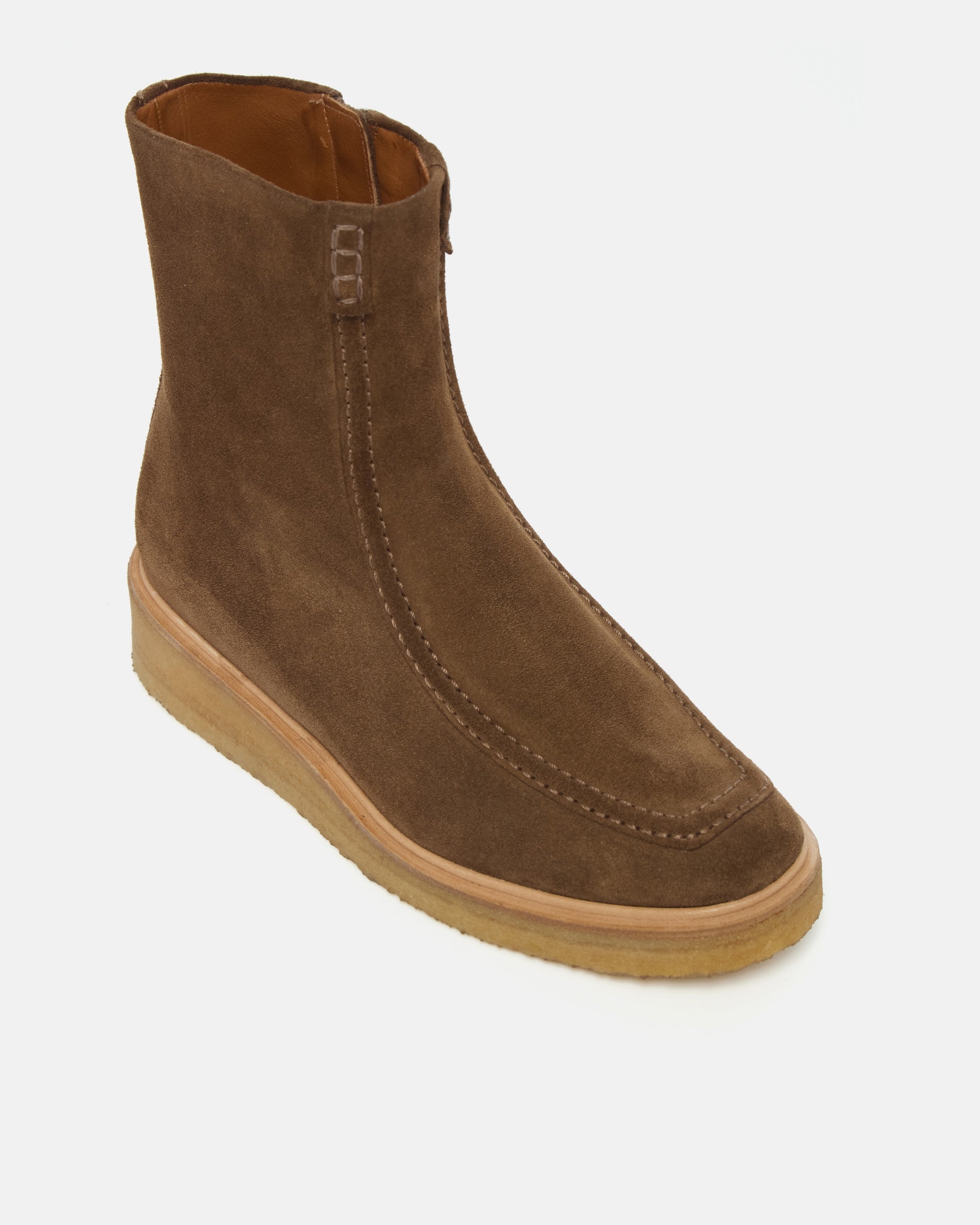 Coclico Haber Boot in brown split suede, angled view of the front zip and crepe sole