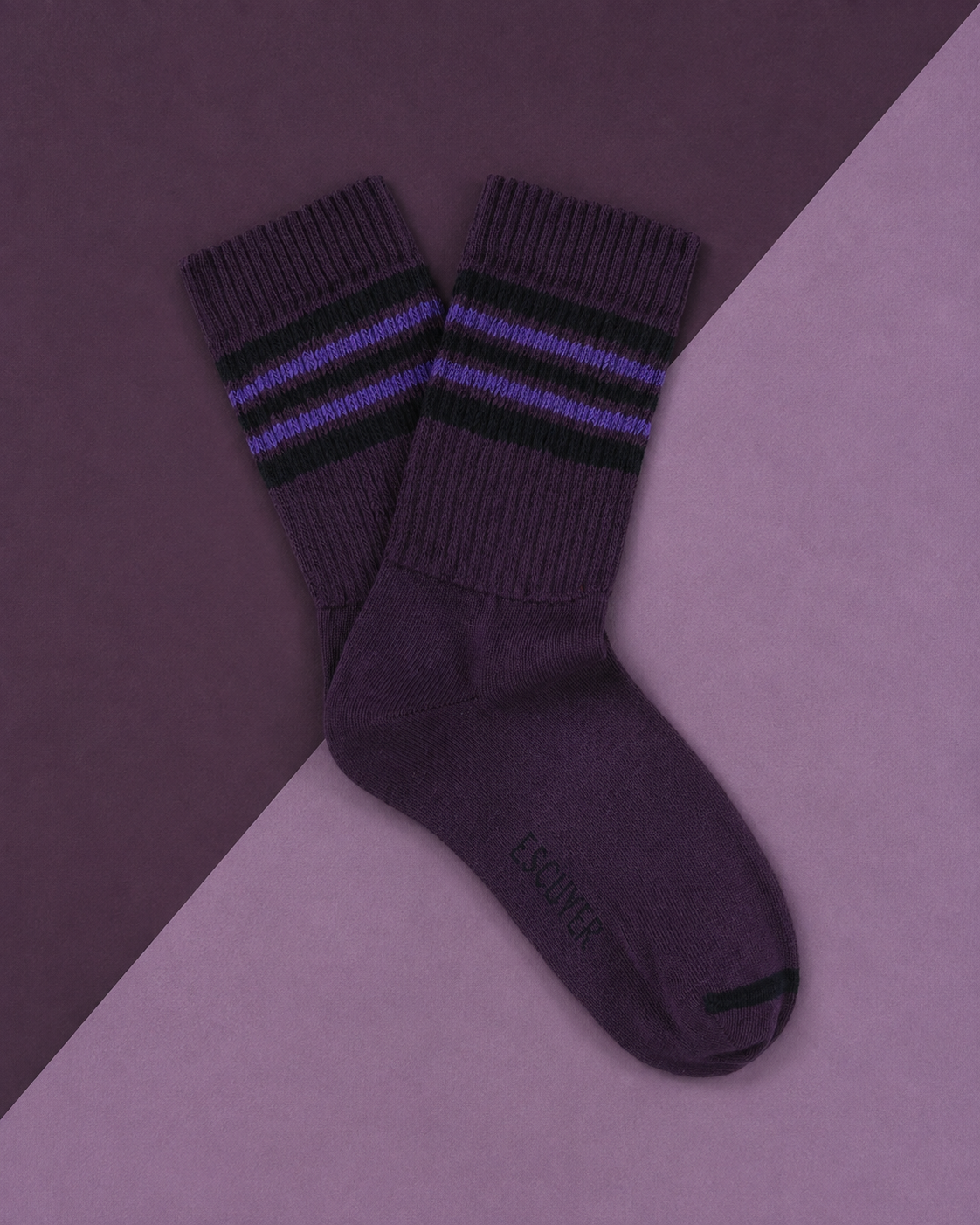 Escuyer women's 5 stripes socks in violet, blue and purple on a two-tone purple background
