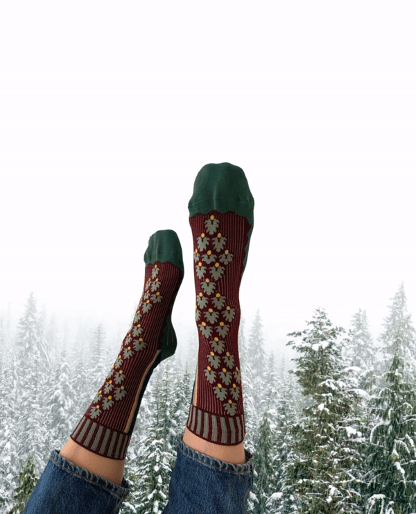 Exquisite J 'Pine Cone' Socks