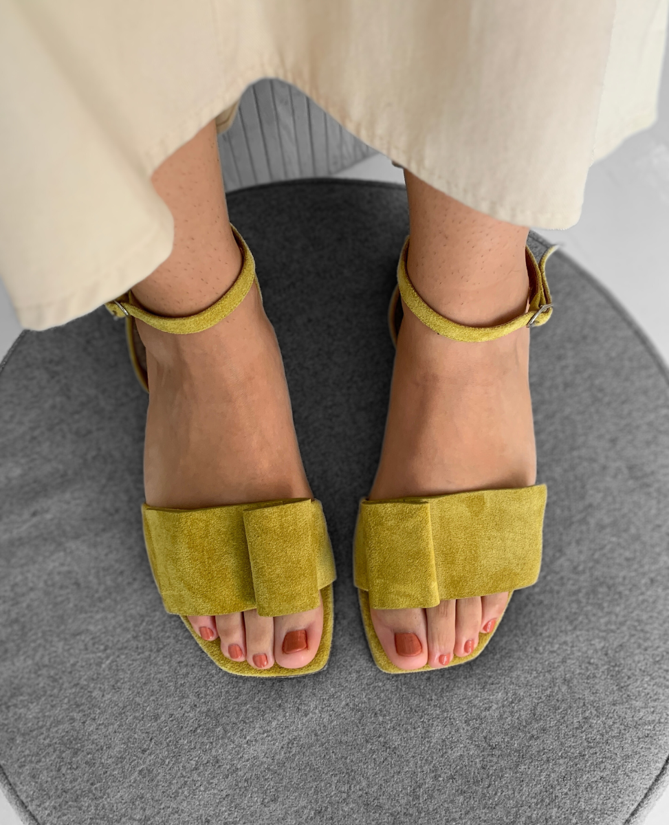 Top view of a women wearling the Frances in certosa suede