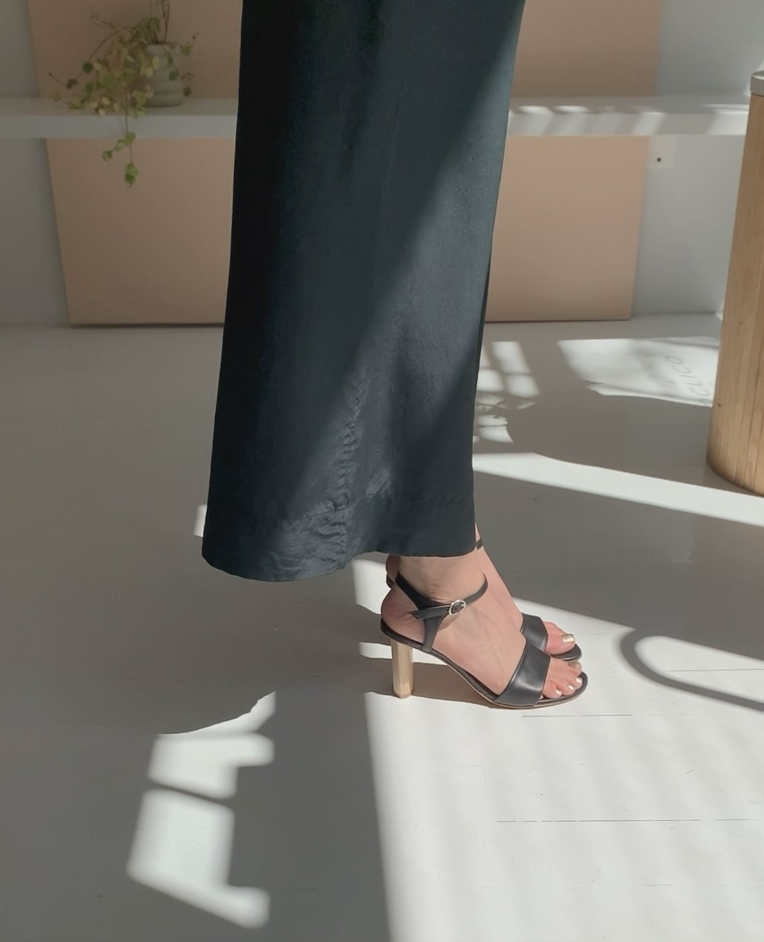 Video of Gigi on the foot to show fit and motion.