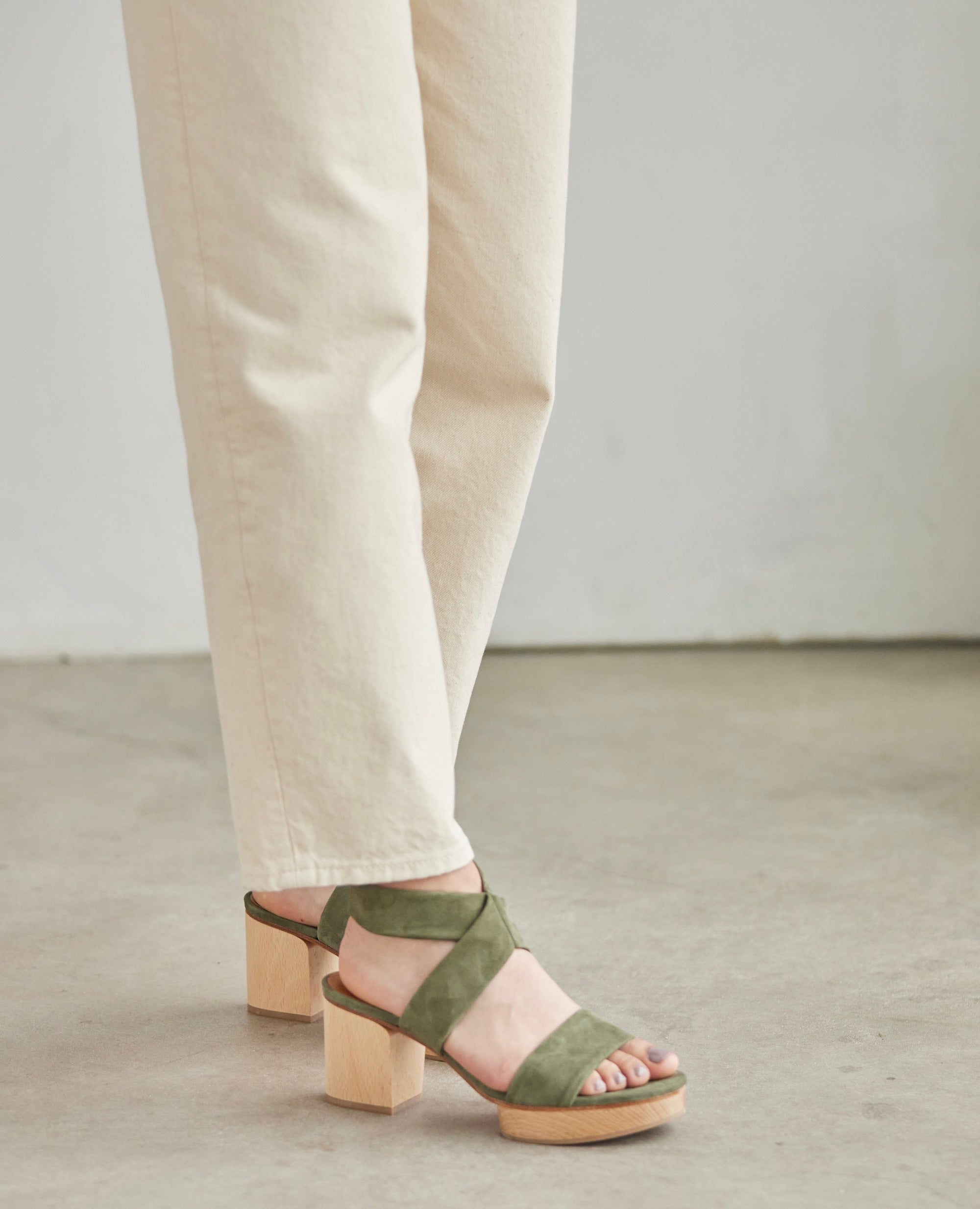 Robin Clog