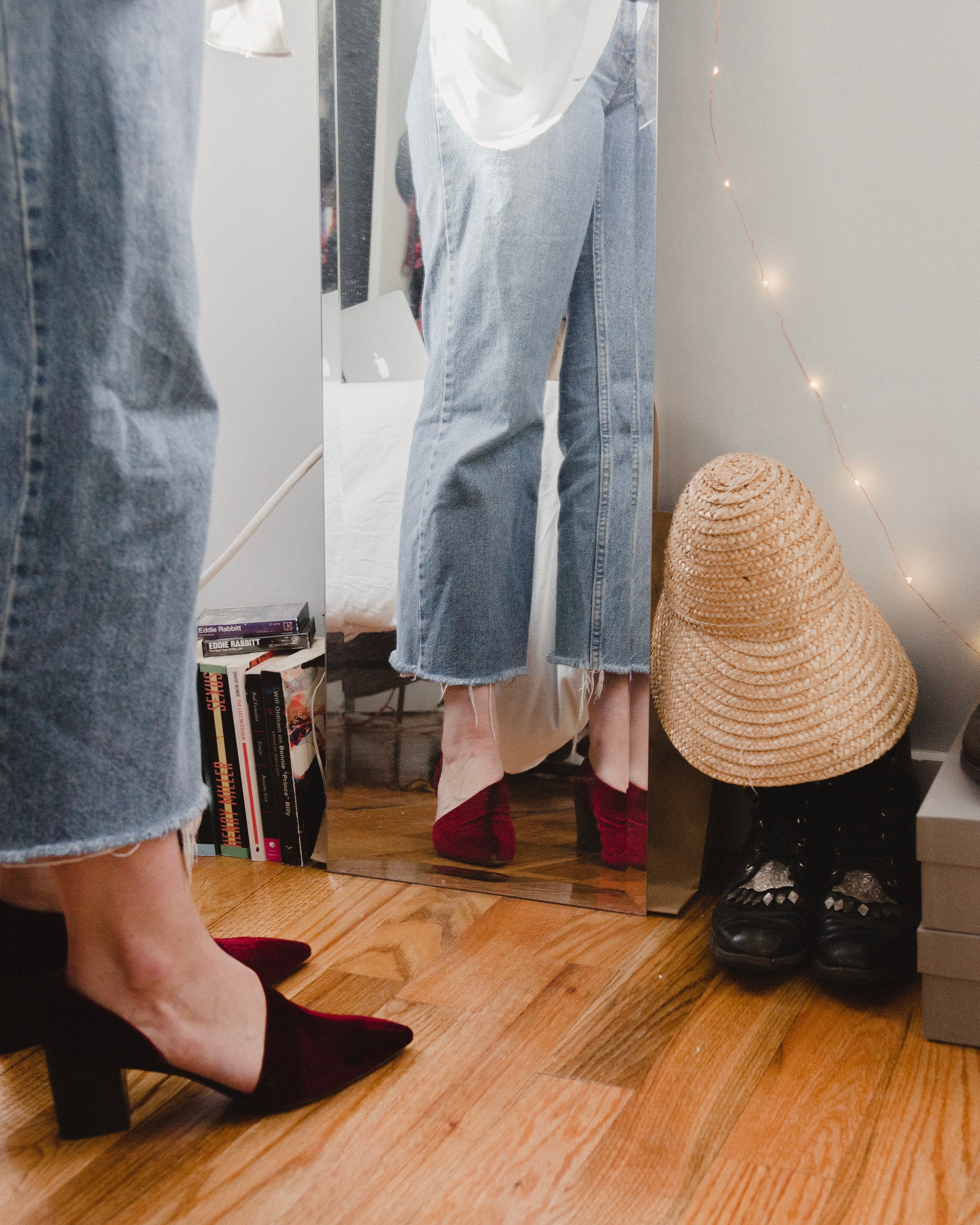 Off Duty, Off Shoes