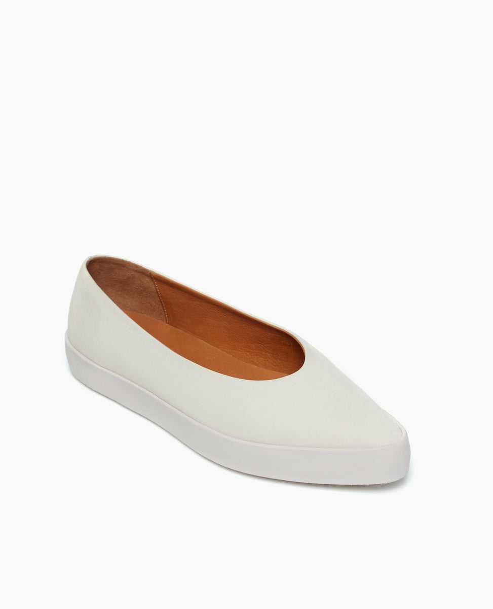Regal Sneaker in greige from an angle