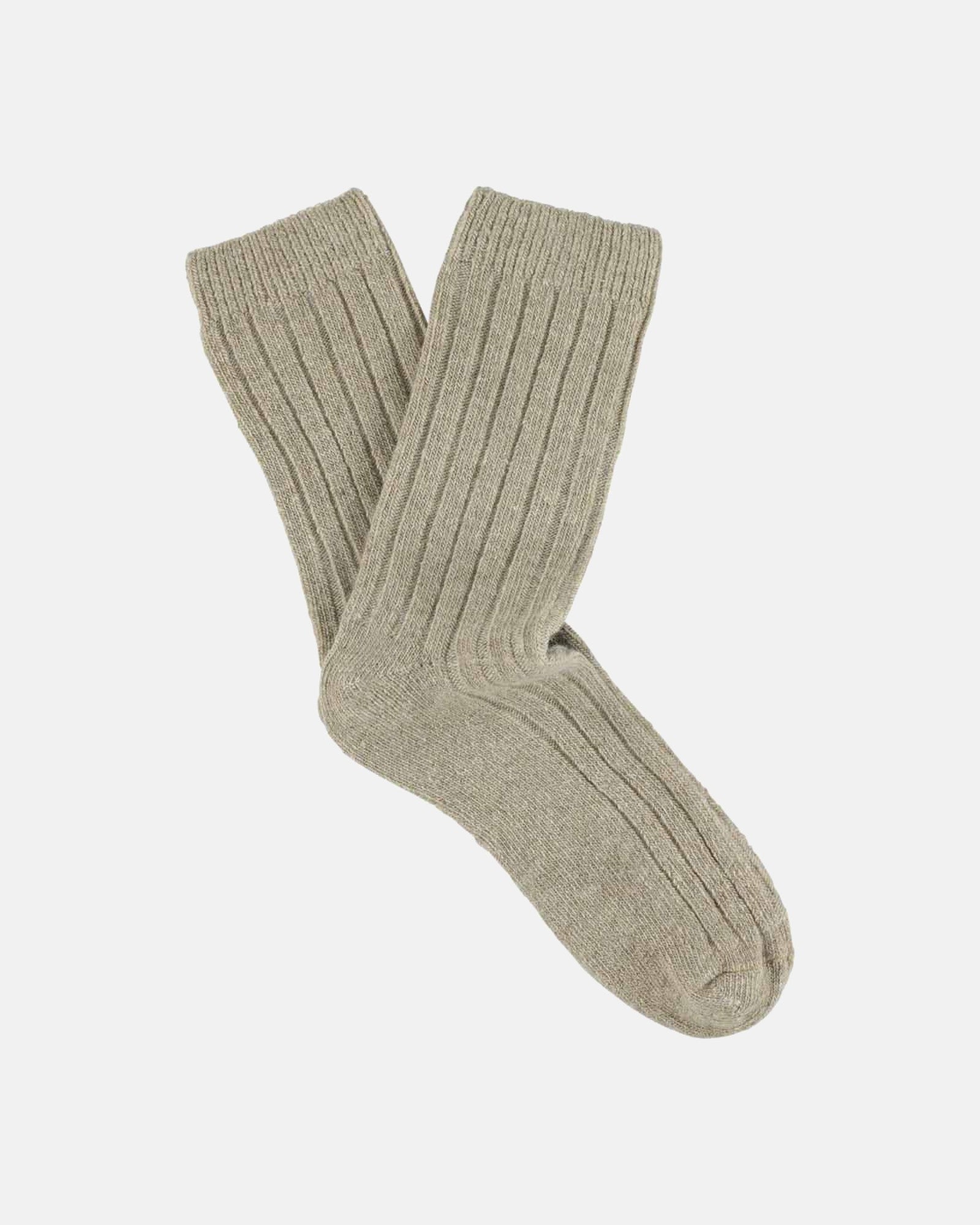 Escuyer women's cashmere crew socks in beige