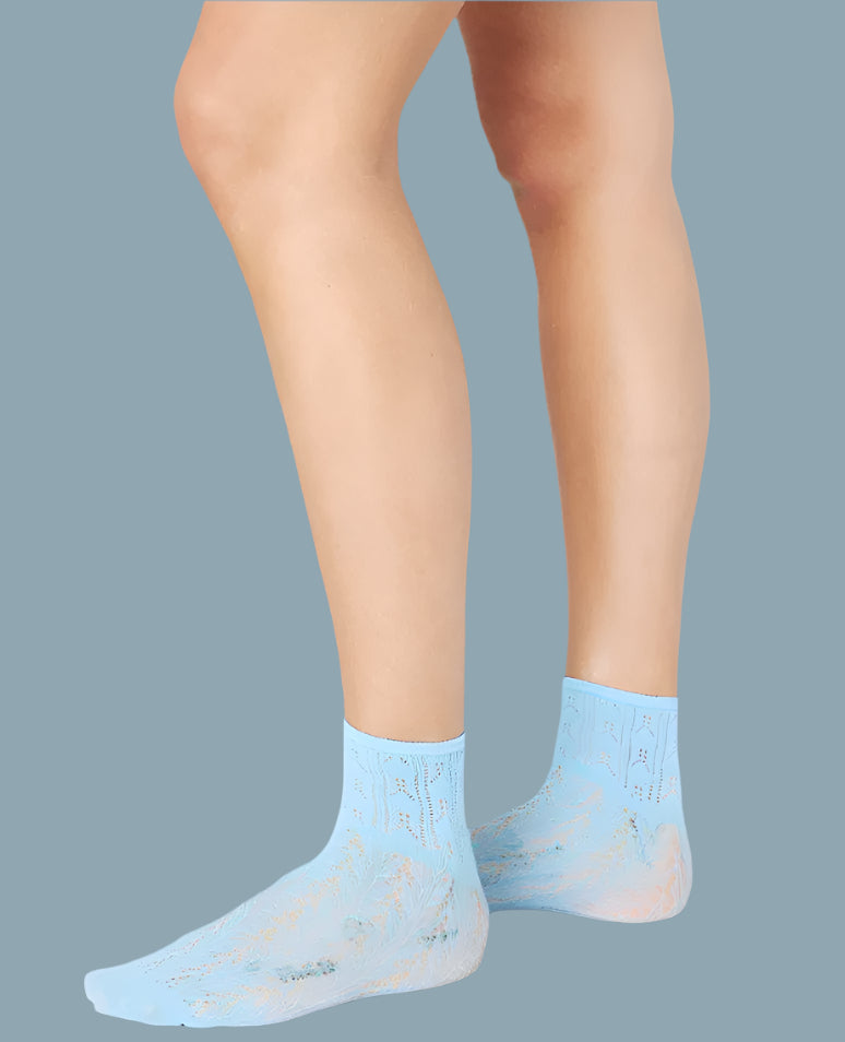 Light blue ankle socks with a subtle lace pattern, featuring a snug fit and a soft, stretchy fabric.