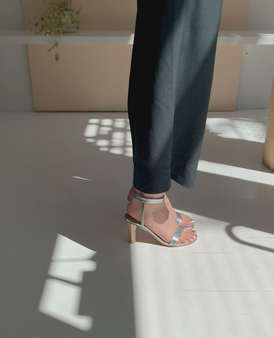 Video of Gina on the foot to show fit and motion.