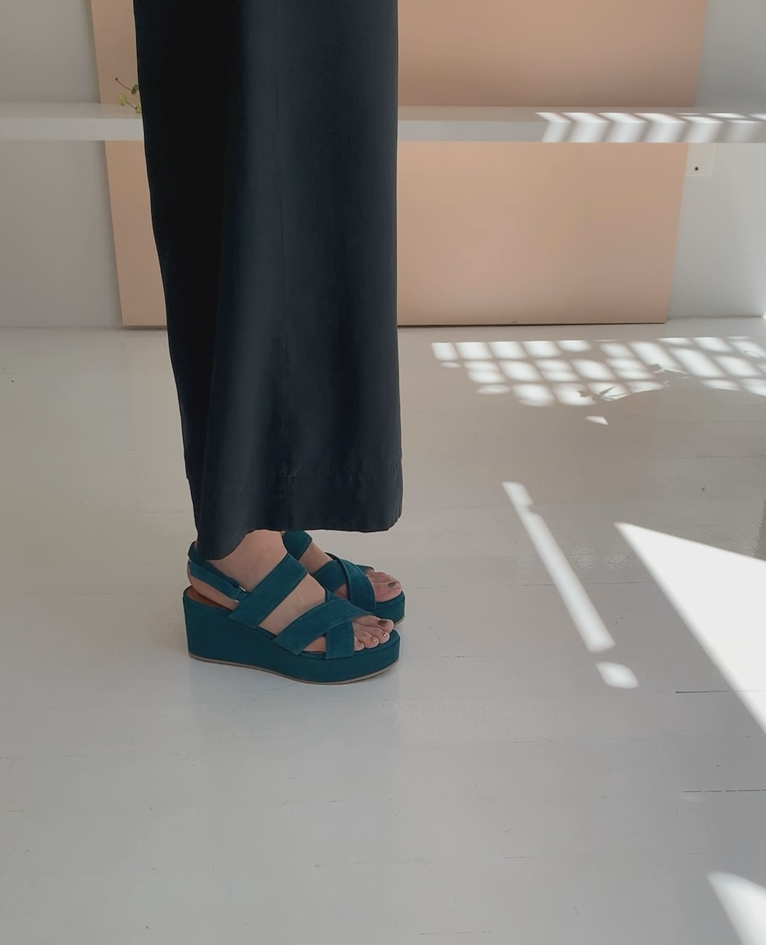 Video of Lacine on the foot to show fit and movement.