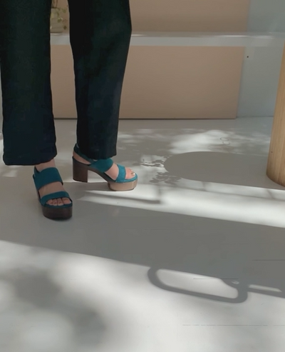Video of Oca on the foot to show fit and movement.