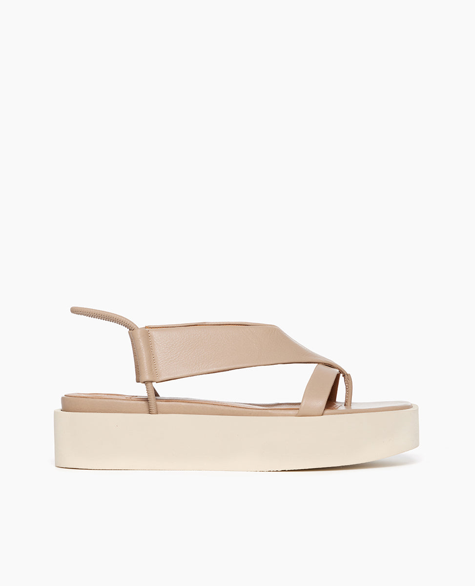 Coclico Iryna Wedge in Grey Mist leather: thong style wedge with a V-shape and a slim, tubular elasticated slingback strap, EVA flatform sole - side view. 